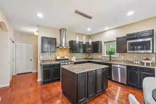 N55W20970 Carters Crossing Cir, Menomonee Falls, WI 53051 - Photo 3