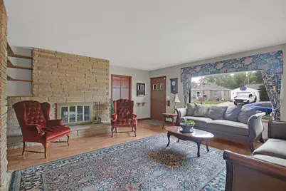 2216  Cleveland Ave, Sheboygan, WI 53081 - Photo 3