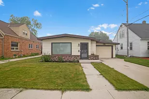 2216 Cleveland Ave, Sheboygan, WI 53081 - Photo 1