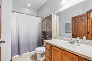 1611 51st St, Racine, WI 53108 - Photo 39
