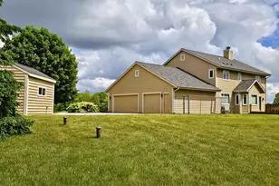 W291S6773 E Woods Ct, Mukwonago, WI 53149 - Photo 7