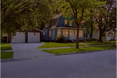 413  20th St, La Crosse, WI 54601 - Photo 1