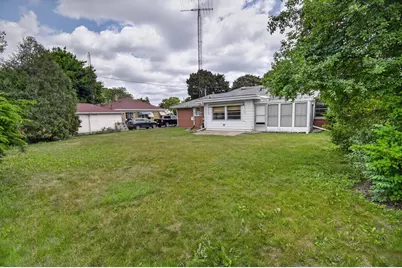 1112  Kentucky St, Racine, WI 53405 - Photo 7