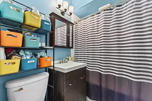 226 E Smith St, Milwaukee, WI 53207 - Photo 9