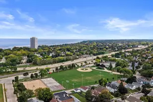 226 E Smith St, Milwaukee, WI 53207 - Photo 35