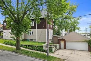 226 E Smith St, Milwaukee, WI 53207 - Photo 29