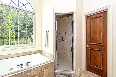 10935 N Oriole Ln, Mequon, WI 53092 - Photo 29