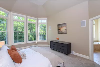 10935 N Oriole Ln, Mequon, WI 53092 - Photo 29