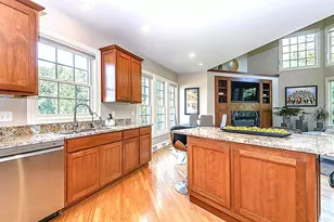 10935 N Oriole Ln, Mequon, WI 53092 - Photo 13