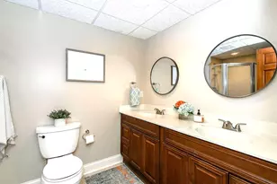 10935 N Oriole Ln, Mequon, WI 53092 - Photo 53