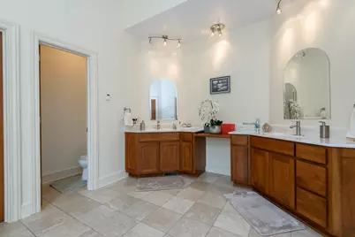 10935 N Oriole Ln, Mequon, WI 53092 - Photo 31