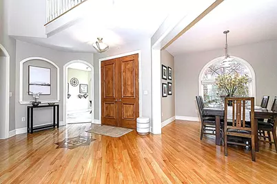 10935 N Oriole Ln, Mequon, WI 53092 - Photo 5