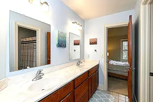 10935 N Oriole Ln, Mequon, WI 53092 - Photo 35