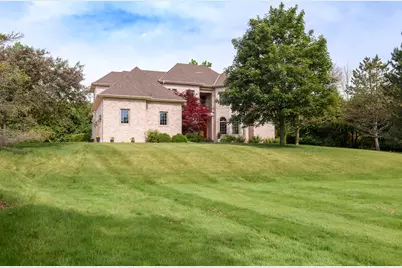 10935 N Oriole Ln, Mequon, WI 53092 - Photo 3