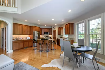 10935 N Oriole Ln, Mequon, WI 53092 - Photo 19