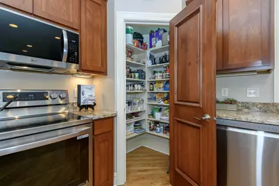10935 N Oriole Ln, Mequon, WI 53092 - Photo 17