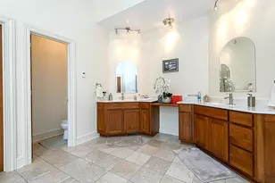 10935 N Oriole Ln, Mequon, WI 53092 - Photo 27