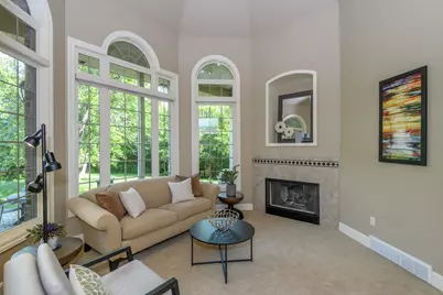 10935 N Oriole Ln, Mequon, WI 53092 - Photo 11
