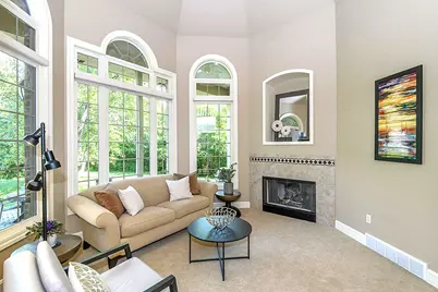 10935 N Oriole Ln, Mequon, WI 53092 - Photo 7