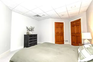 10935 N Oriole Ln, Mequon, WI 53092 - Photo 51