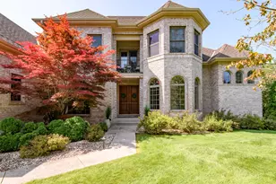 10935 N Oriole Ln, Mequon, WI 53092 - Photo 1