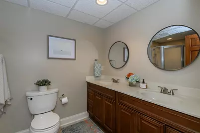 10935 N Oriole Ln, Mequon, WI 53092 - Photo 57