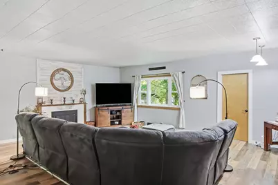 33834  Hillcrest Dr, Burlington, WI 53105 - Photo 5