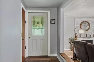 33834 Hillcrest Dr, Burlington, WI 53105 - Photo 3