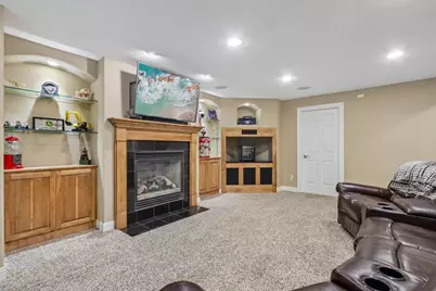 1299  Creekside Ln, Grafton, WI 53024 - Photo 41
