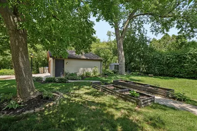 4630 W Cleveland Ave, Milwaukee, WI 53219 - Photo 9