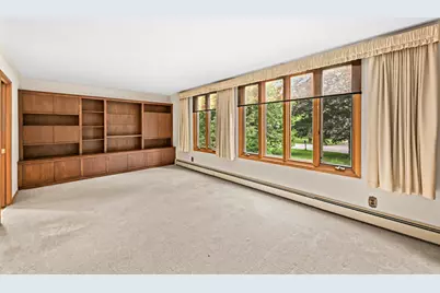 8603 N Regent Rd, Fox Point, WI 53217 - Photo 7
