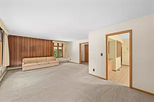 8603 N Regent Rd, Fox Point, WI 53217 - Photo 9