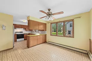8603 N Regent Rd, Fox Point, WI 53217 - Photo 11