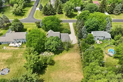 W343N6980  Circle Dr Dr, Lac La Belle, WI 53066 - Photo 49