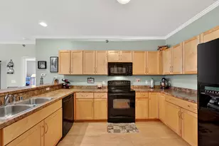 1220 E Locust St, Milwaukee, WI 53212 - Photo 11