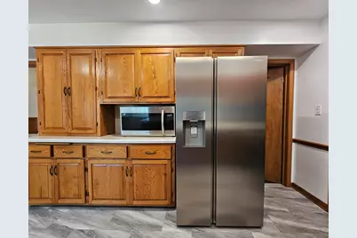 2127 N 122nd St, Wauwatosa, WI 53226 - Photo 23
