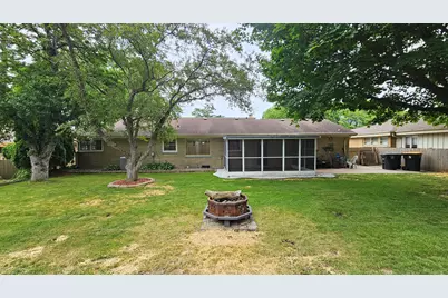 2127 N 122nd St, Wauwatosa, WI 53226 - Photo 27