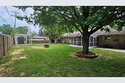 2127 N 122nd St, Wauwatosa, WI 53226 - Photo 13