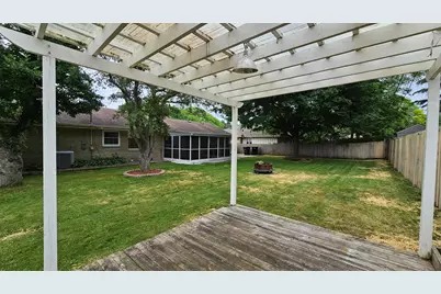 2127 N 122nd St, Wauwatosa, WI 53226 - Photo 15