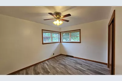 2127 N 122nd St, Wauwatosa, WI 53226 - Photo 29