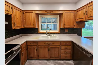 2127 N 122nd St, Wauwatosa, WI 53226 - Photo 19