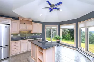 W215N5353 Ada Ct, Menomonee Falls, WI 53051 - Photo 7