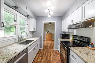 1301 31st Pl, La Crosse, WI 54601 - Photo 9