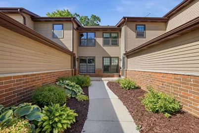 8116 S Forest Hills Cir #8116, Franklin, WI 53132 - Photo 1