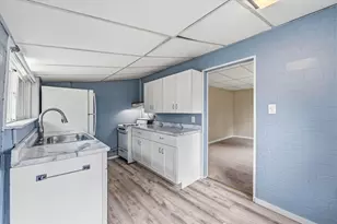 7139 W St Paul Ave, Milwaukee, WI 53213 - Photo 9
