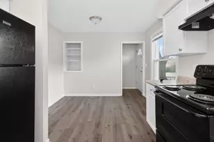 8531 W Lawrence Ave, Milwaukee, WI 53225 - Photo 11