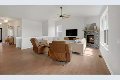 2846  Kegonsa Dr, Summit, WI 53066 - Photo 11