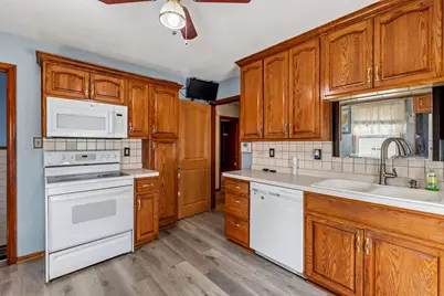 4710 W Sumac Pl, Milwaukee, WI 53219 - Photo 15