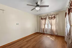 4710 W Sumac Pl, Milwaukee, WI 53219 - Photo 5