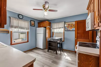 4710 W Sumac Pl, Milwaukee, WI 53219 - Photo 11